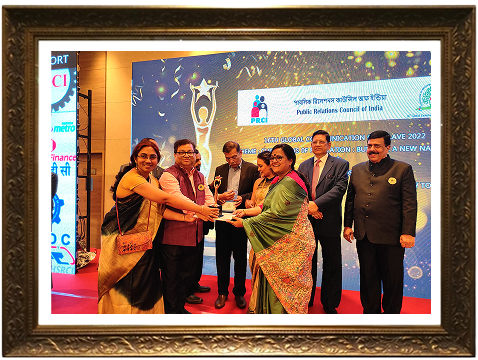 Award 2022 Blue Pencil receiving the PRCI Chanakya Award 2022 for Publisher of the Year with trophy and certificate
