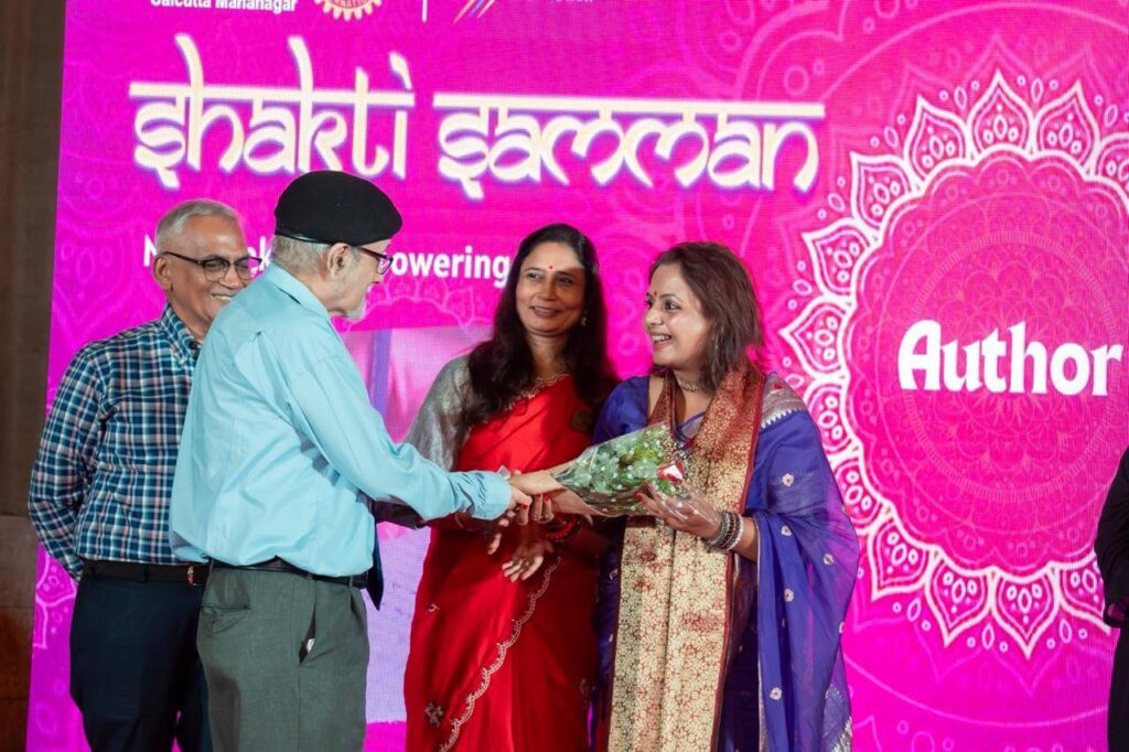 SOMA BOSE RECEIVING SHAKTI SAMMAN AWARD