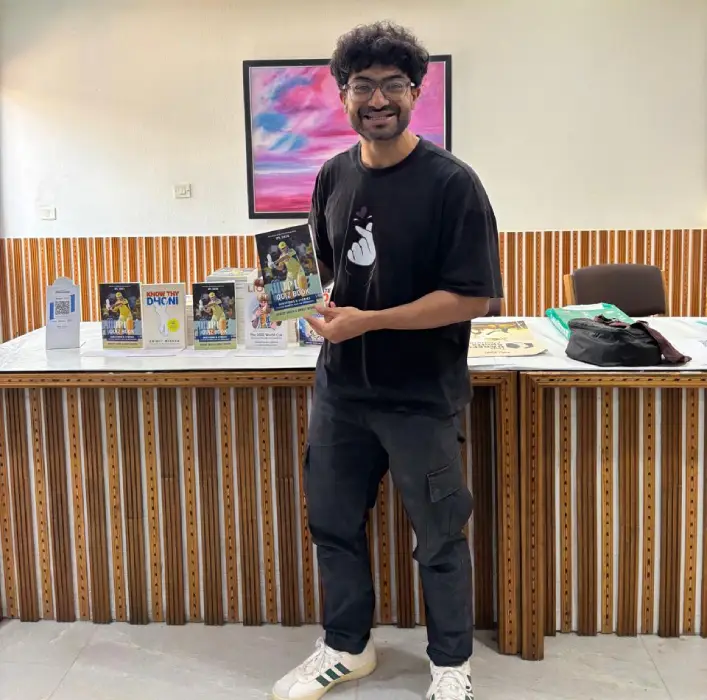 Author Arinjay Ghosh at Blue Pencil book stall during Barefoot Sports Quiz Festival